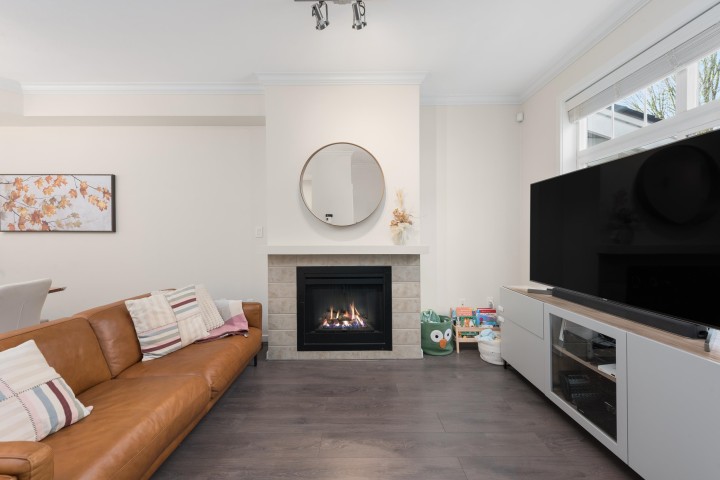 Photo 8 at 319 W 59th Avenue, South Cambie, Vancouver West