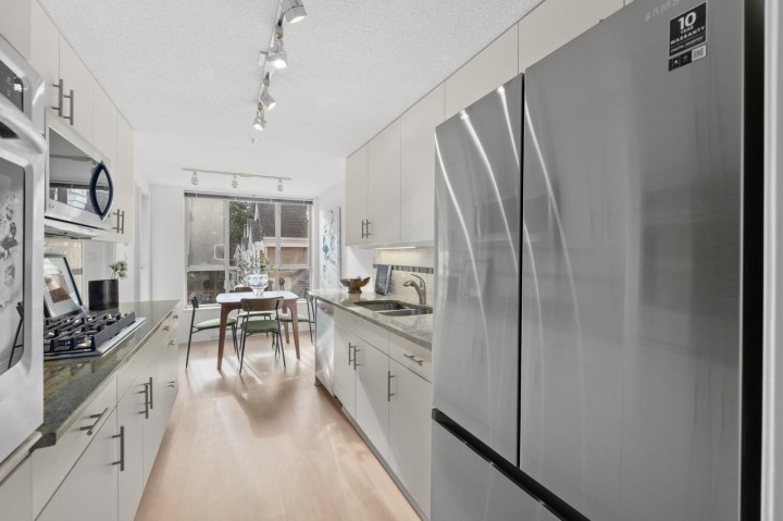 Photo 12 at 207 - 5760 Hampton Place, University VW, Vancouver West