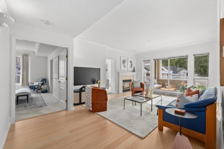 Photo 1 at 207 - 5760 Hampton Place, University VW, Vancouver West