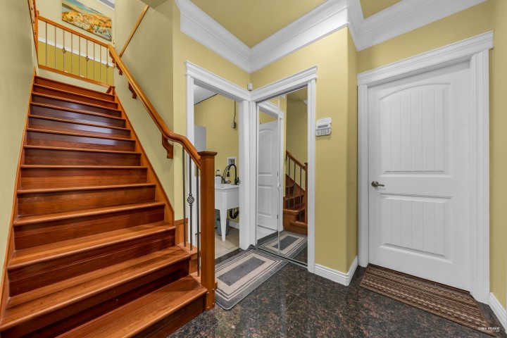 Photo 2 at 2160 E 54th Avenue, Fraserview VE, Vancouver East