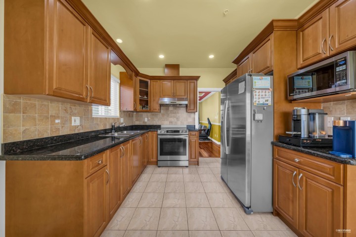 Photo 9 at 2160 E 54th Avenue, Fraserview VE, Vancouver East