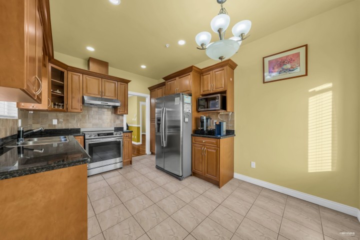 Photo 10 at 2160 E 54th Avenue, Fraserview VE, Vancouver East