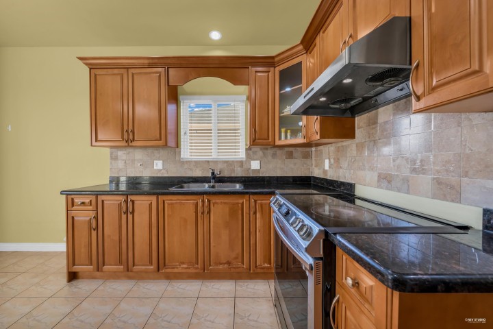 Photo 11 at 2160 E 54th Avenue, Fraserview VE, Vancouver East