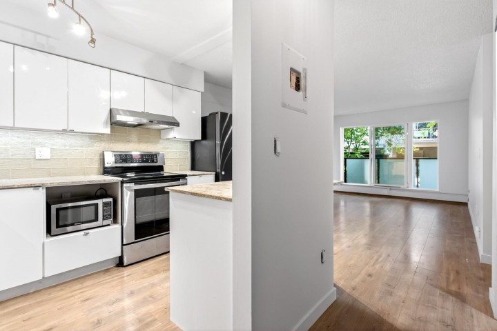 Photo 10 at 205 - 2328 Oxford Street, Hastings, Vancouver East