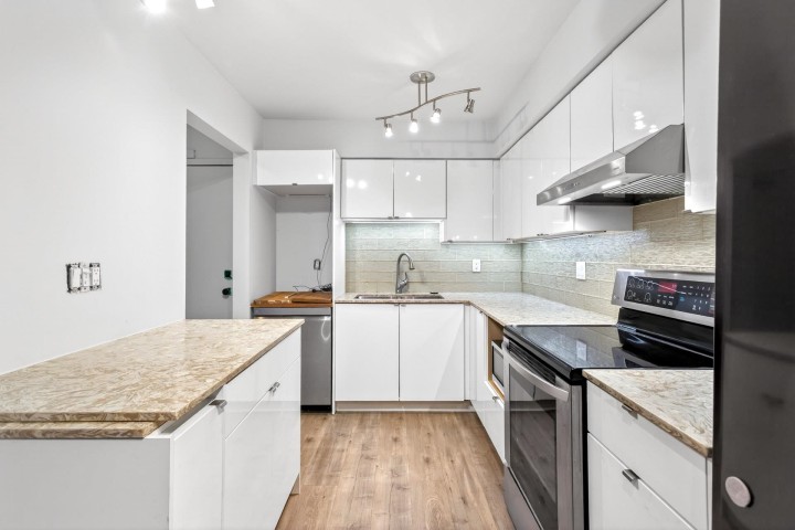 Photo 14 at 205 - 2328 Oxford Street, Hastings, Vancouver East