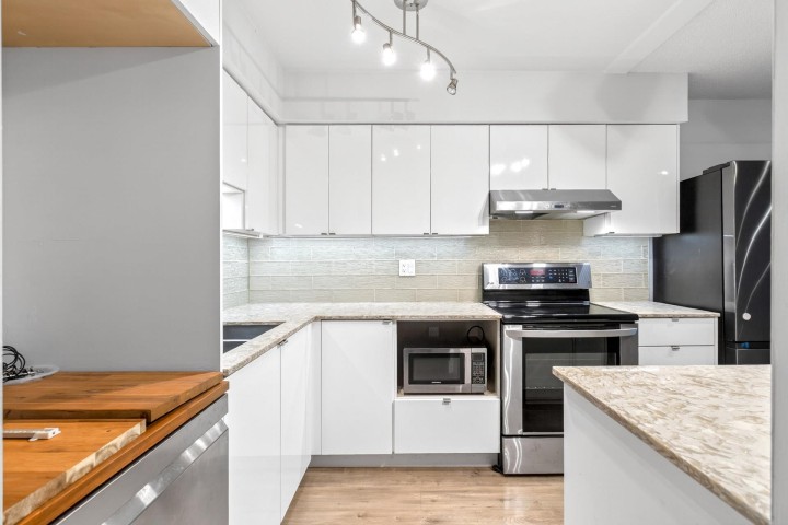 Photo 11 at 205 - 2328 Oxford Street, Hastings, Vancouver East