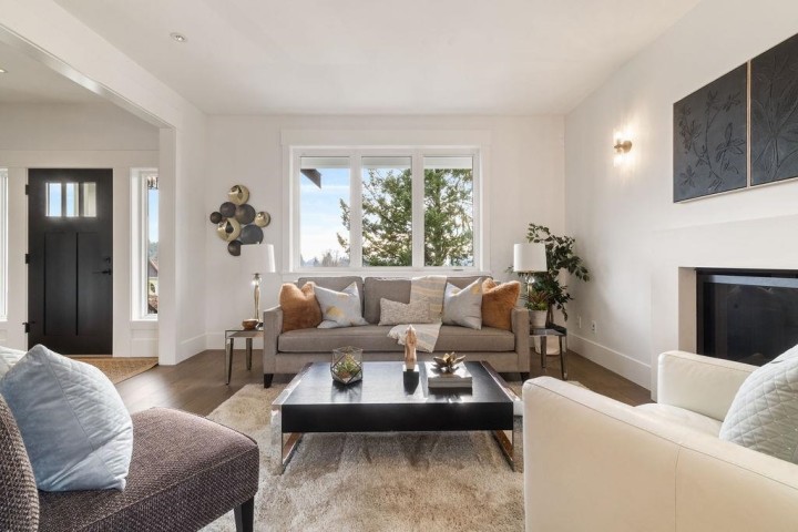 Photo 6 at 338 W 24th Street, Central Lonsdale, North Vancouver