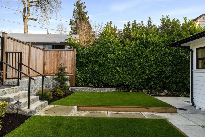 Photo 32 at 338 W 24th Street, Central Lonsdale, North Vancouver