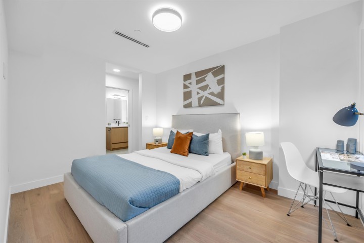 Photo 10 at 1012 W 52nd Avenue, South Granville, Vancouver West