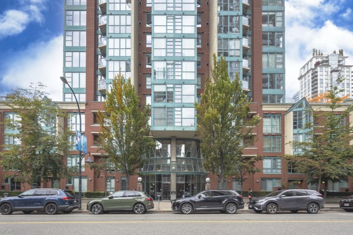 Photo 2 at 2010 - 939 Homer Street, Yaletown, Vancouver West