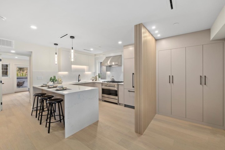 Photo 11 at 2438 W 49 Avenue, S.W. Marine, Vancouver West