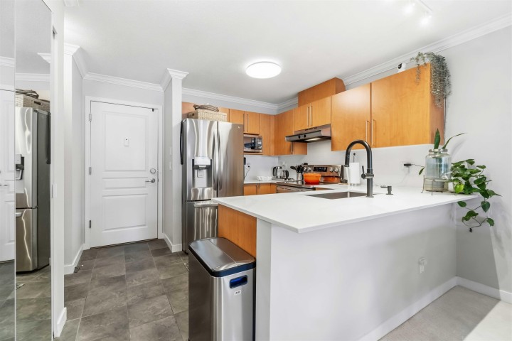 Photo 5 at 406 - 1150 E 29th Street, Lynn Valley, North Vancouver