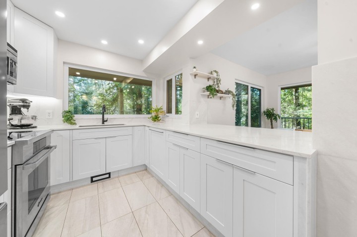 Photo 7 at 867 Frederick Road, Lynn Valley, North Vancouver