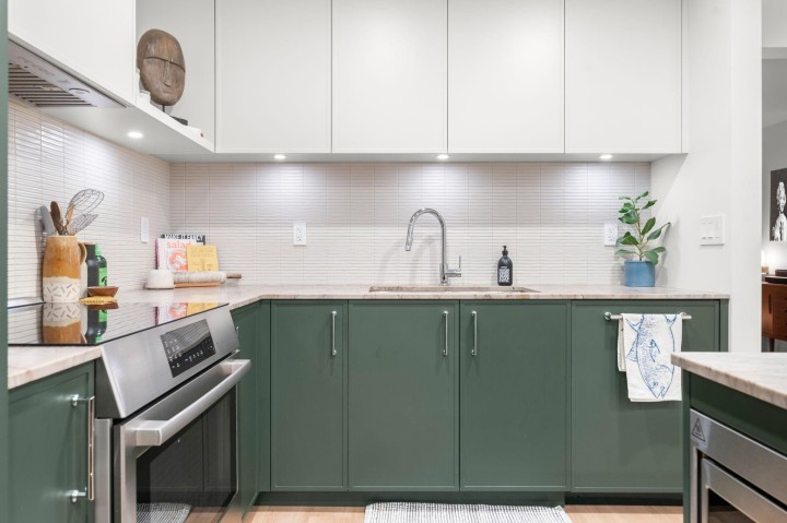 Photo 2 at 34 - 1910 Cedar Village Crescent, Westlynn, North Vancouver