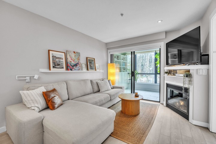 Photo 2 at 405 - 935 W 16th Street, Mosquito Creek, North Vancouver