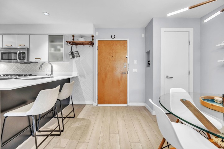 Photo 10 at 405 - 935 W 16th Street, Mosquito Creek, North Vancouver