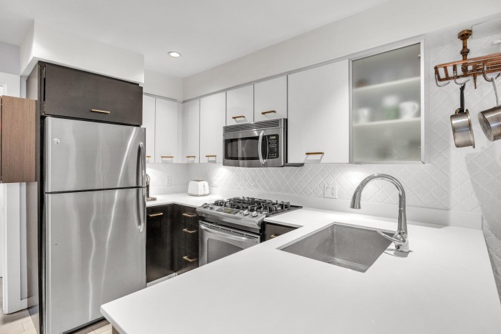 Photo 11 at 405 - 935 W 16th Street, Mosquito Creek, North Vancouver