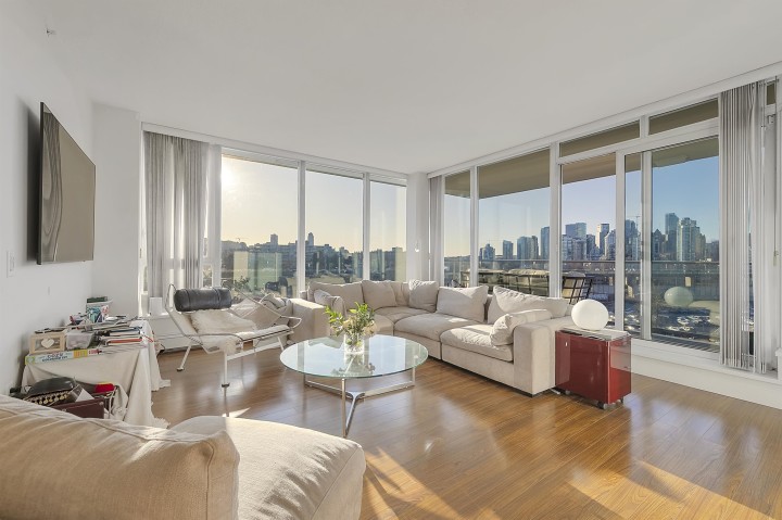 Photo 2 at 801 - 1833 Crowe Street, False Creek, Vancouver West