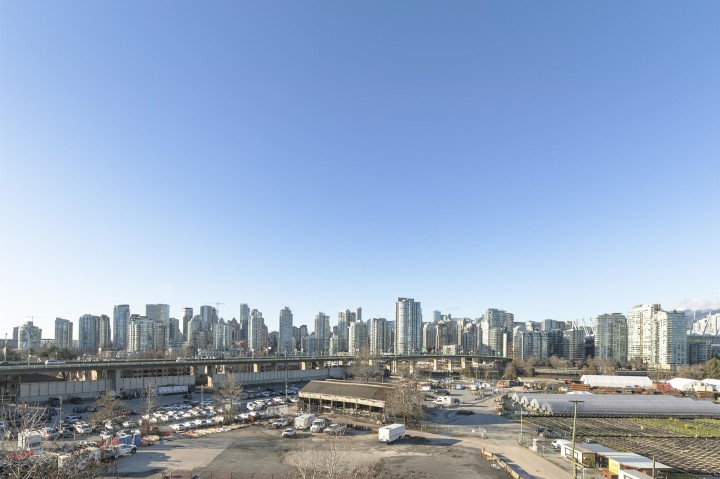 Photo 6 at 801 - 1833 Crowe Street, False Creek, Vancouver West