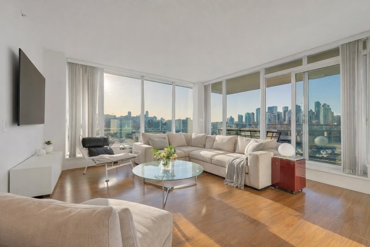 Photo 1 at 801 - 1833 Crowe Street, False Creek, Vancouver West