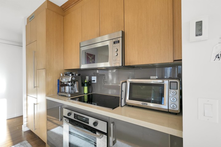 Photo 11 at 801 - 1833 Crowe Street, False Creek, Vancouver West