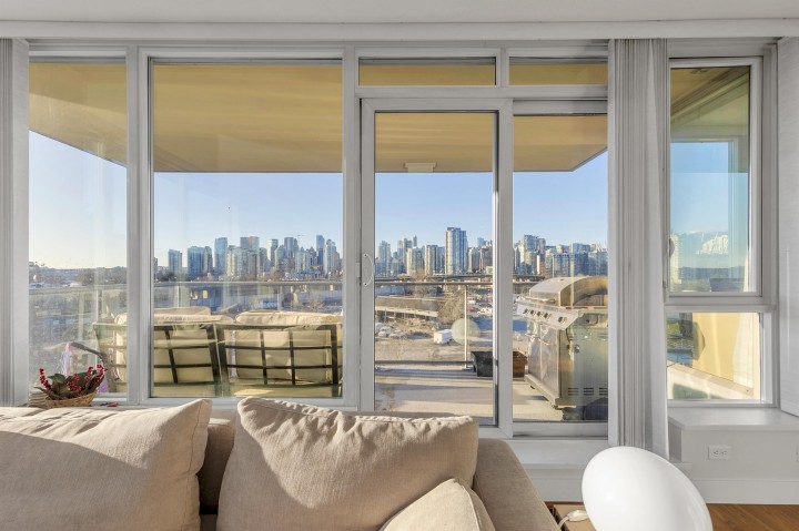 Photo 4 at 801 - 1833 Crowe Street, False Creek, Vancouver West