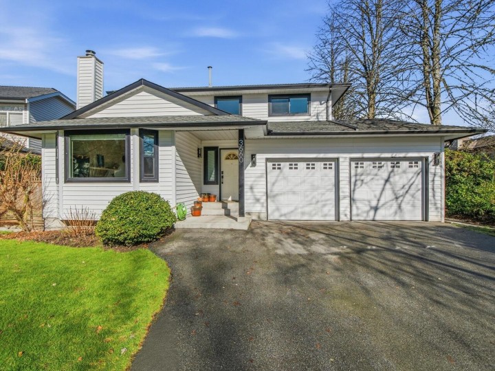 Photo 2 at 3660 Osprey Court, Roche Point, North Vancouver