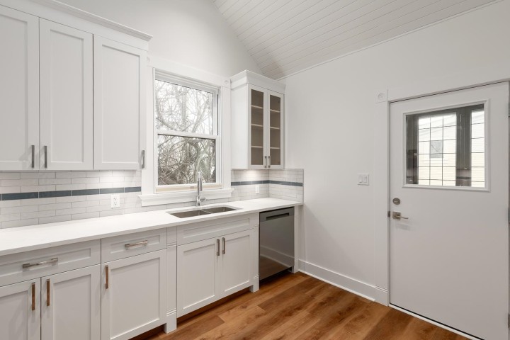 Photo 8 at 795 Keefer Street, Strathcona, Vancouver East