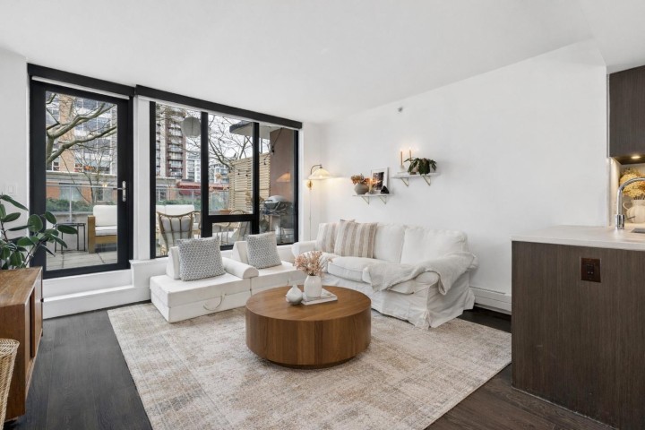 Photo 13 at 303 - 150 W 15th Street, Central Lonsdale, North Vancouver