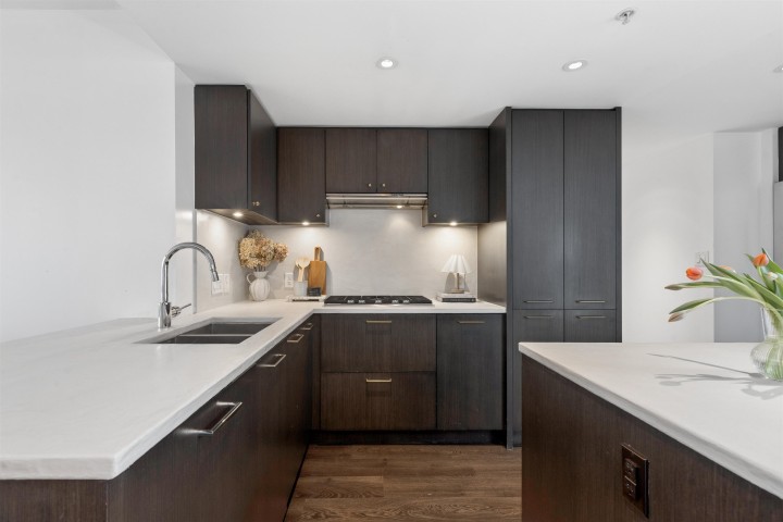 Photo 7 at 303 - 150 W 15th Street, Central Lonsdale, North Vancouver