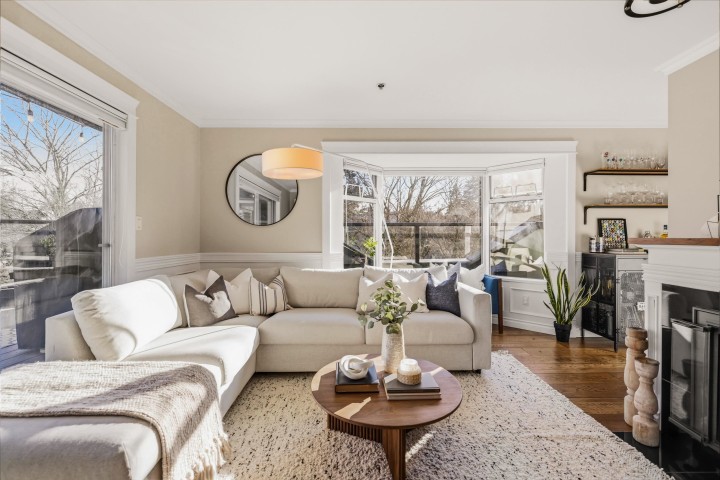 Photo 2 at 401 - 1925 W 2nd Avenue, Kitsilano, Vancouver West