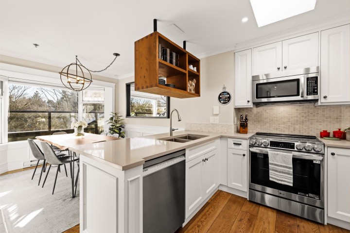 Photo 10 at 401 - 1925 W 2nd Avenue, Kitsilano, Vancouver West