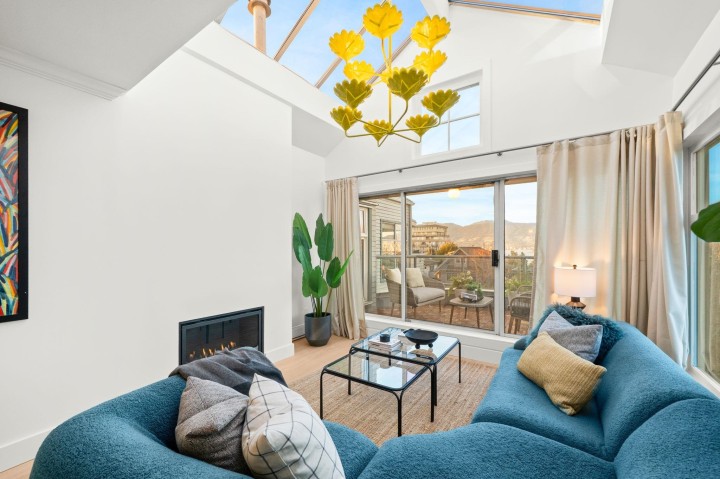 Photo 3 at 409 - 2250 W 3rd Avenue, Kitsilano, Vancouver West