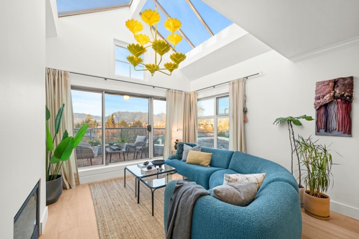 Photo 1 at 409 - 2250 W 3rd Avenue, Kitsilano, Vancouver West