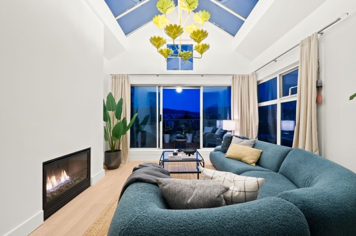 Photo 4 at 409 - 2250 W 3rd Avenue, Kitsilano, Vancouver West