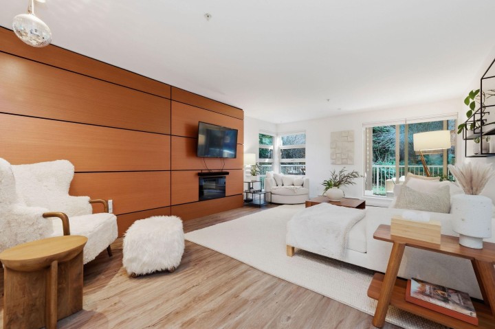 Photo 7 at 105 - 2832 Capilano Road, Capilano NV, North Vancouver