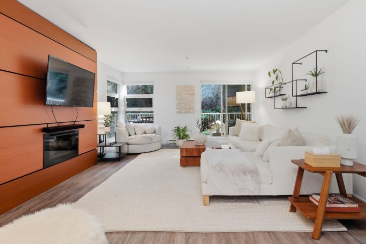 Photo 3 at 105 - 2832 Capilano Road, Capilano NV, North Vancouver