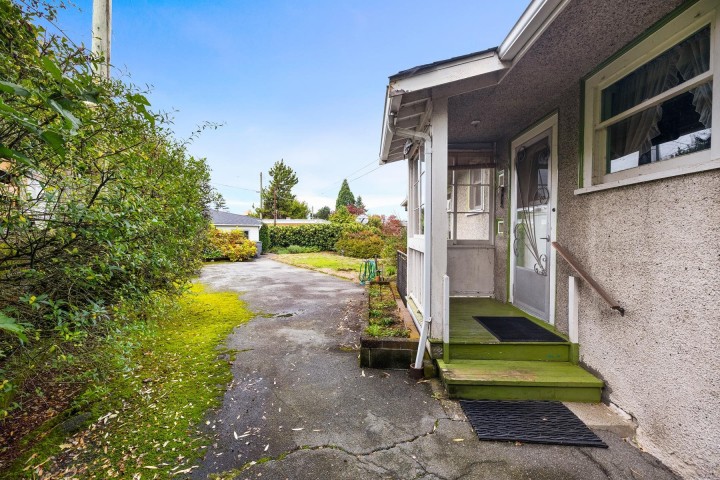 Photo 17 at 4275 Quesnel Drive, MacKenzie Heights, Vancouver West