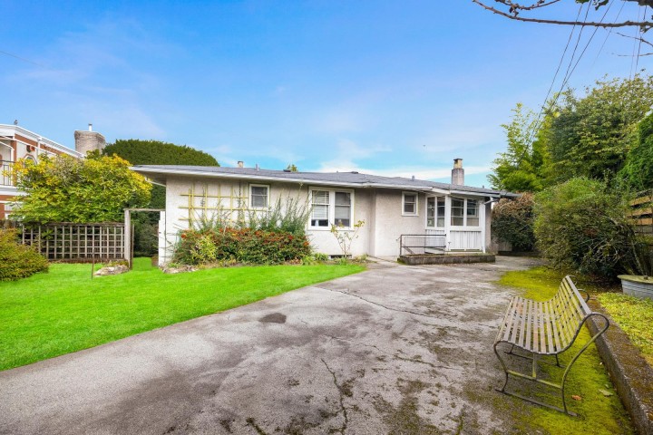 Photo 3 at 4275 Quesnel Drive, MacKenzie Heights, Vancouver West