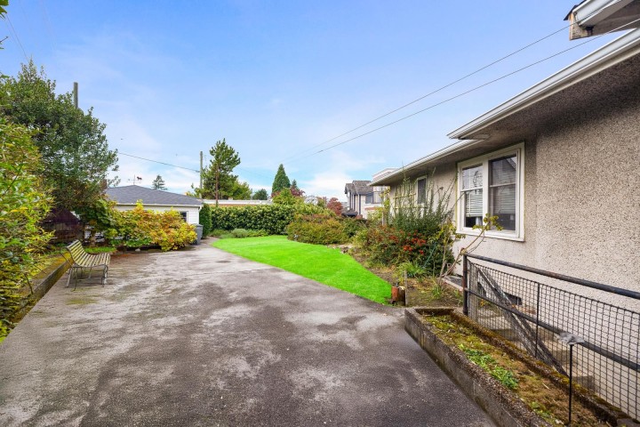Photo 18 at 4275 Quesnel Drive, MacKenzie Heights, Vancouver West