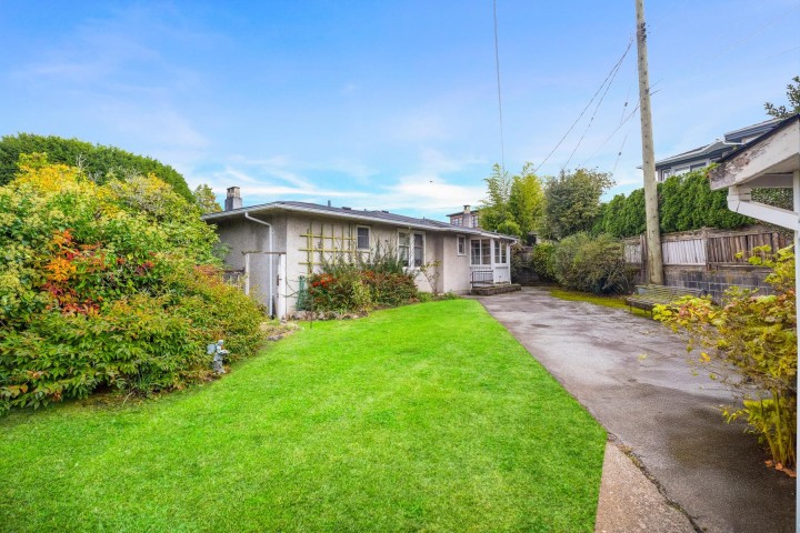 Photo 35 at 4275 Quesnel Drive, MacKenzie Heights, Vancouver West