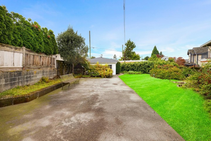 Photo 4 at 4275 Quesnel Drive, MacKenzie Heights, Vancouver West