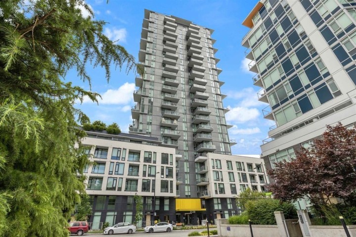 Photo 2 at 1607 - 3538 Sawmill Crescent, South Marine, Vancouver East