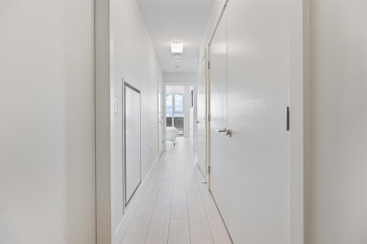 Photo 8 at 1607 - 3538 Sawmill Crescent, South Marine, Vancouver East