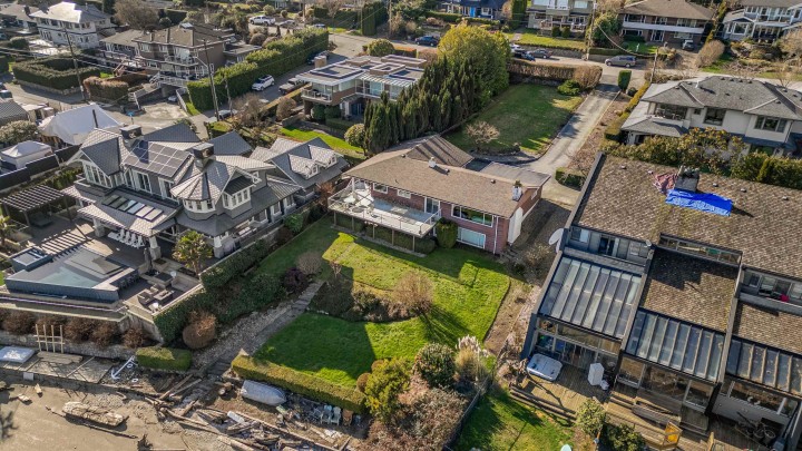 Photo 12 at 450 Beachview Drive, Dollarton, North Vancouver