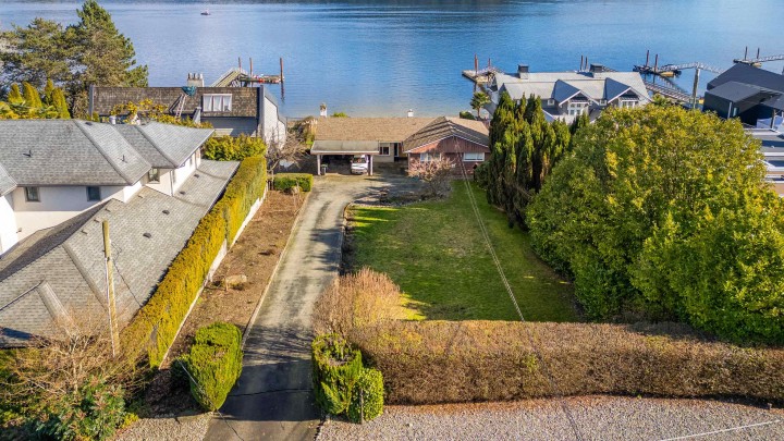 Photo 9 at 450 Beachview Drive, Dollarton, North Vancouver