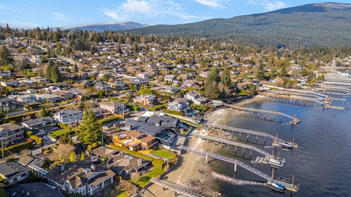 Photo 18 at 450 Beachview Drive, Dollarton, North Vancouver