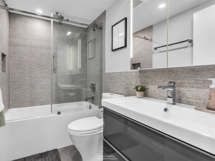 Photo 18 at 224 - 2628 Long Life Place, Fairview VW, Vancouver West