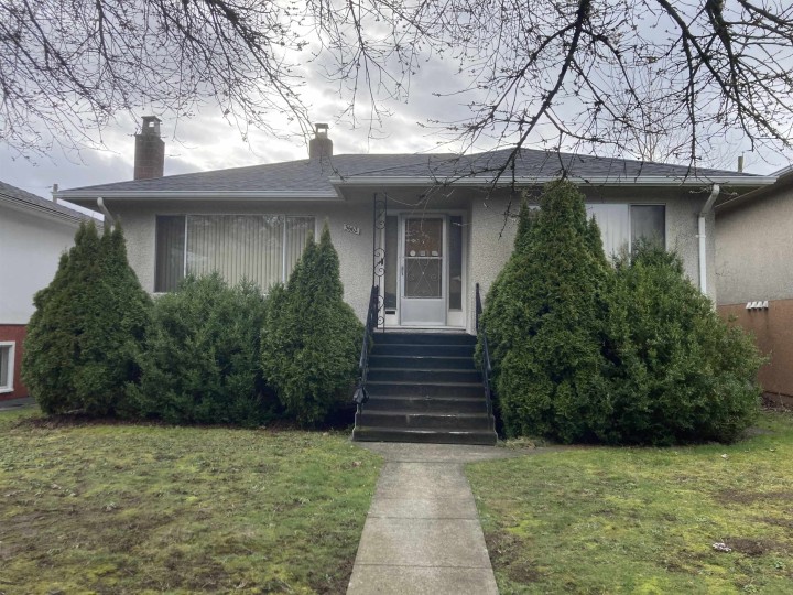 Photo 1 at 3662 E 25th Avenue, Renfrew Heights, Vancouver East