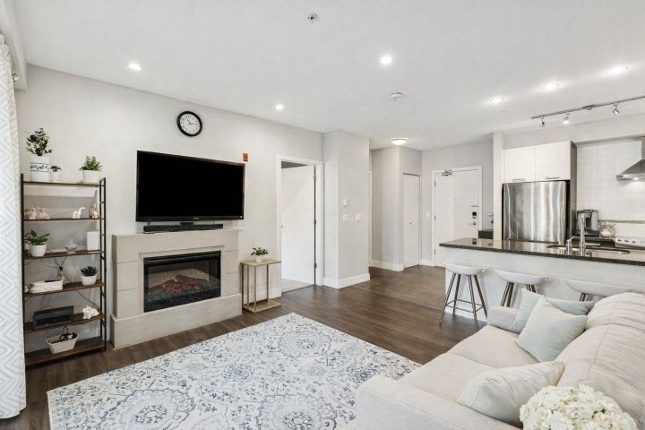 Photo 1 at 302 - 1273 Marine Drive, Norgate, North Vancouver